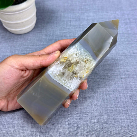 Agate and Quartz Tower, 7 in. - Itsy's Crystal Cove LLC