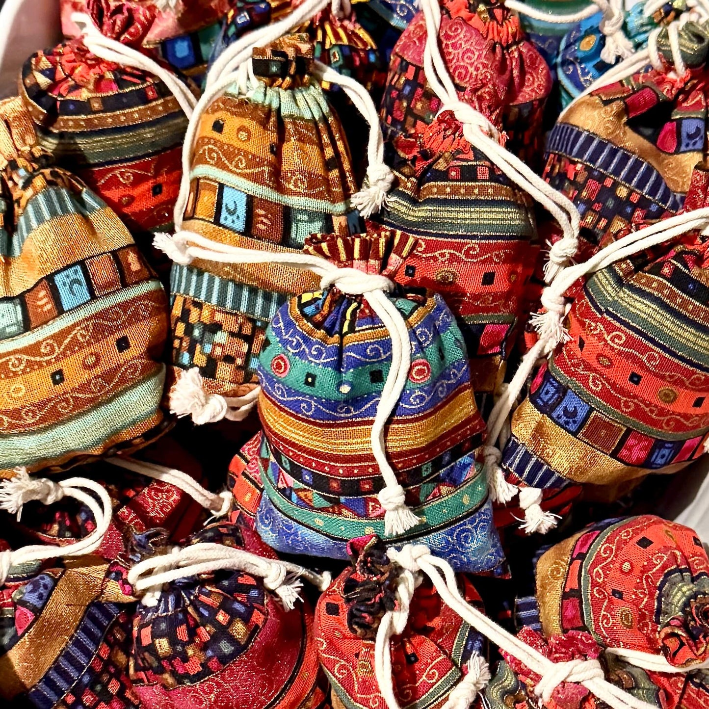 Itsy's Crystal Scoop - Itsy's Crystal Cove LLC