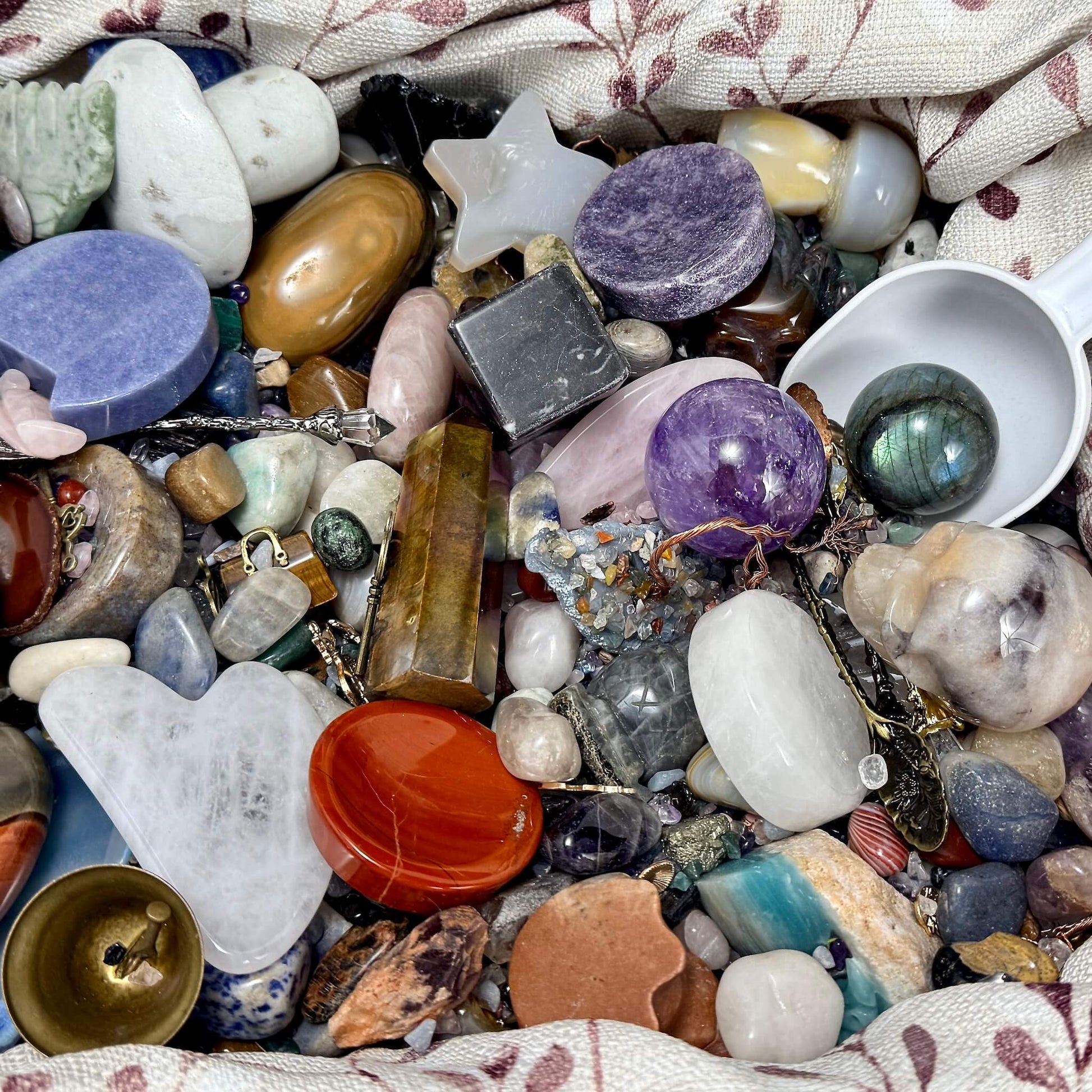 Itsy's Crystal Scoop - Itsy's Crystal Cove LLC