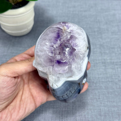 Agate and Amethyst Skull Carving - Itsy's Crystal Cove LLC
